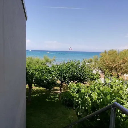 Lagounaris Beach Hotel 2*